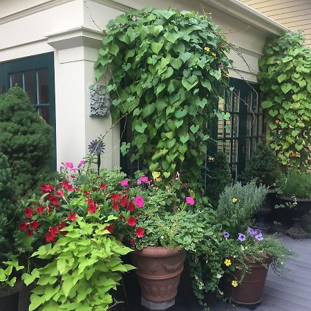 Mary Prentiss Inn Кембридж Экстерьер фото